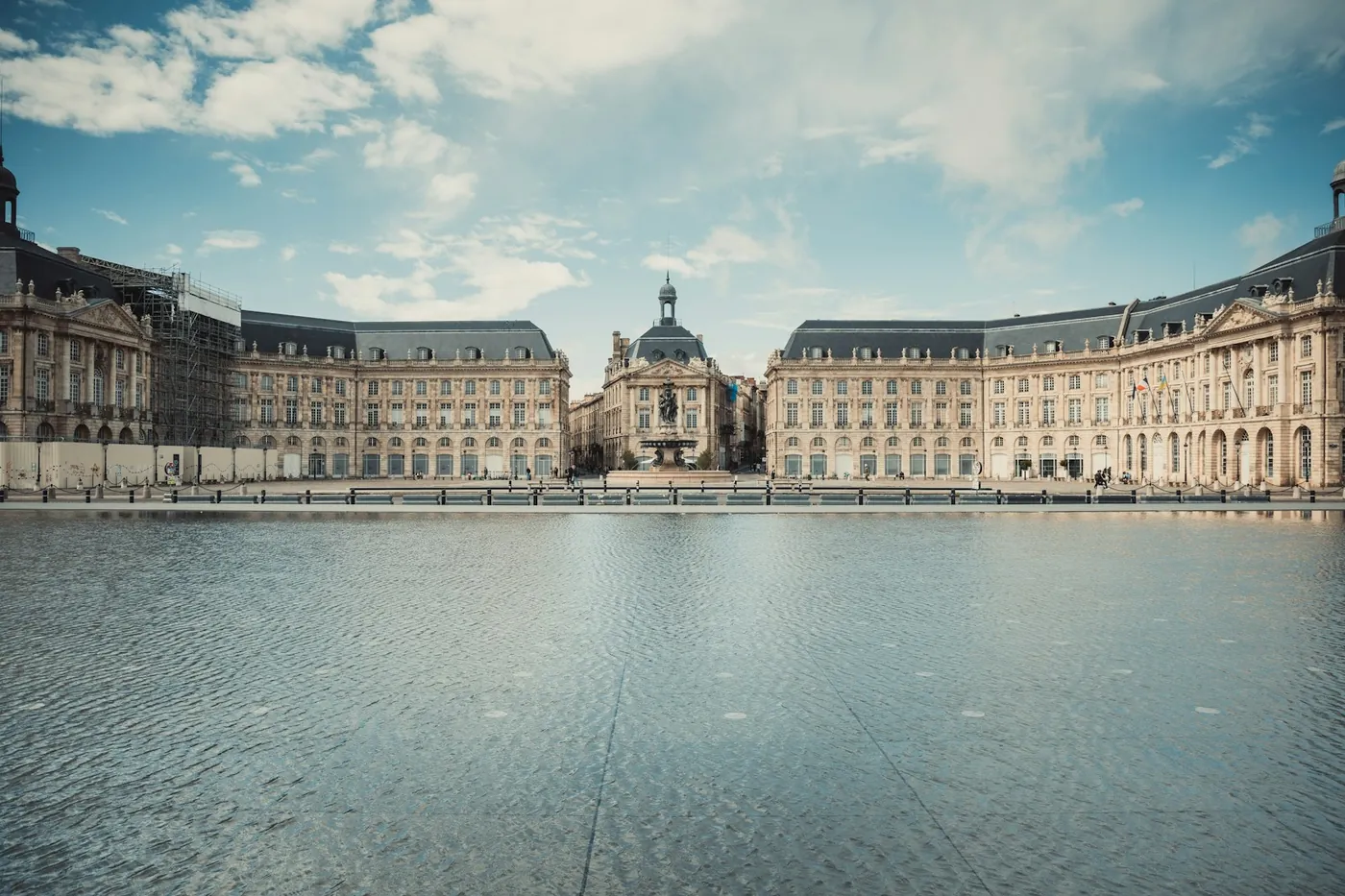 Bordeaux, la place de la Bourse et le miroir d'eau